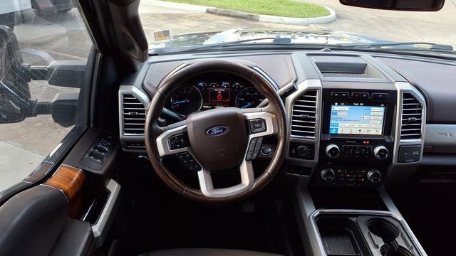 2017 Ford Super Duty F-250 SRW Lariat