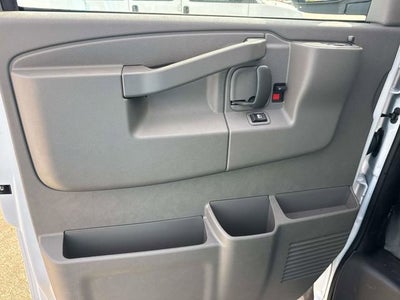 2025 Chevrolet Express Passenger 2500 1LS