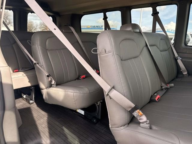 2025 Chevrolet Express Passenger 2500 1LS