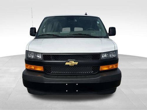 2025 Chevrolet Express Passenger 2500 1LS