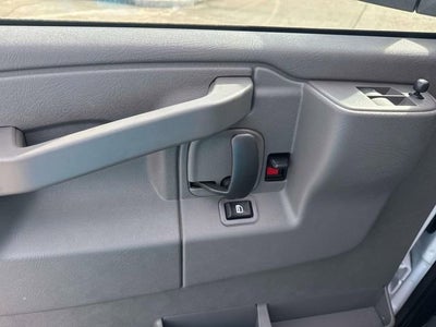 2025 Chevrolet Express Passenger 2500 1LS