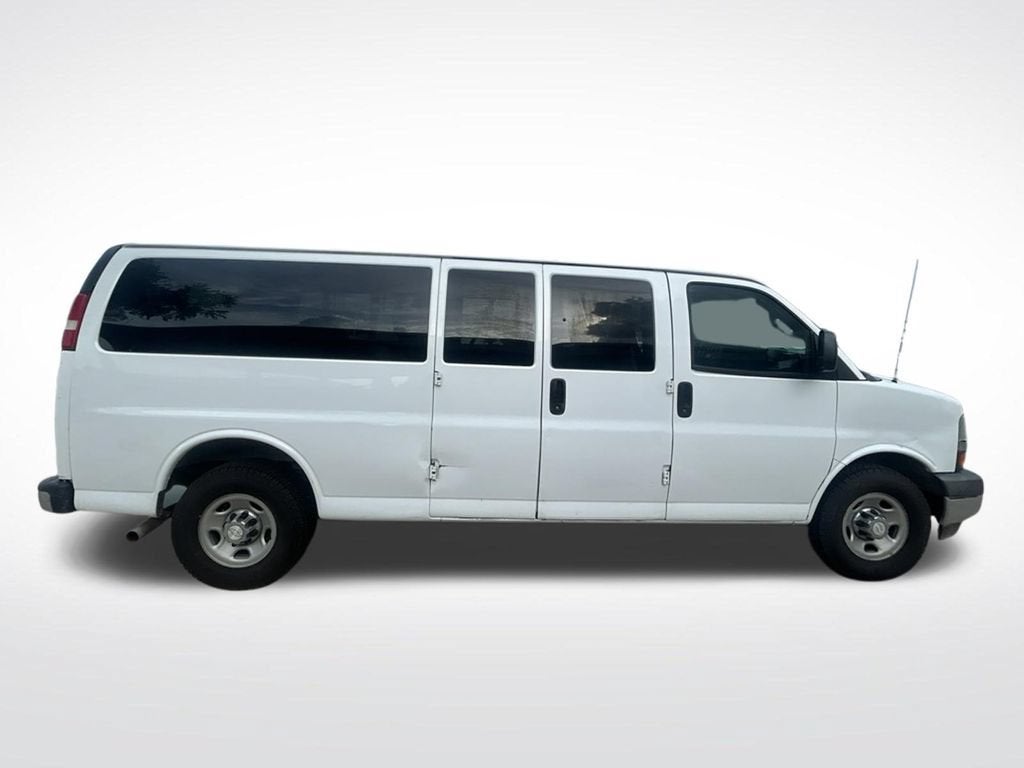2017 Chevrolet Express Passenger 3500 LT