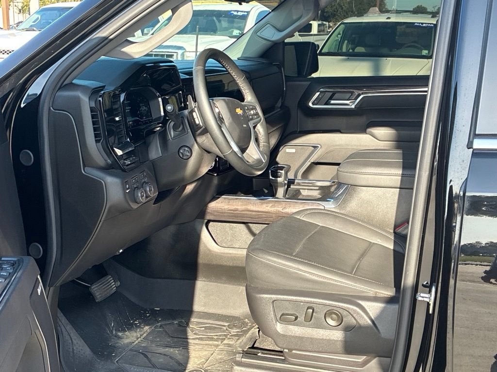 2025 Chevrolet Silverado 1500 LTZ