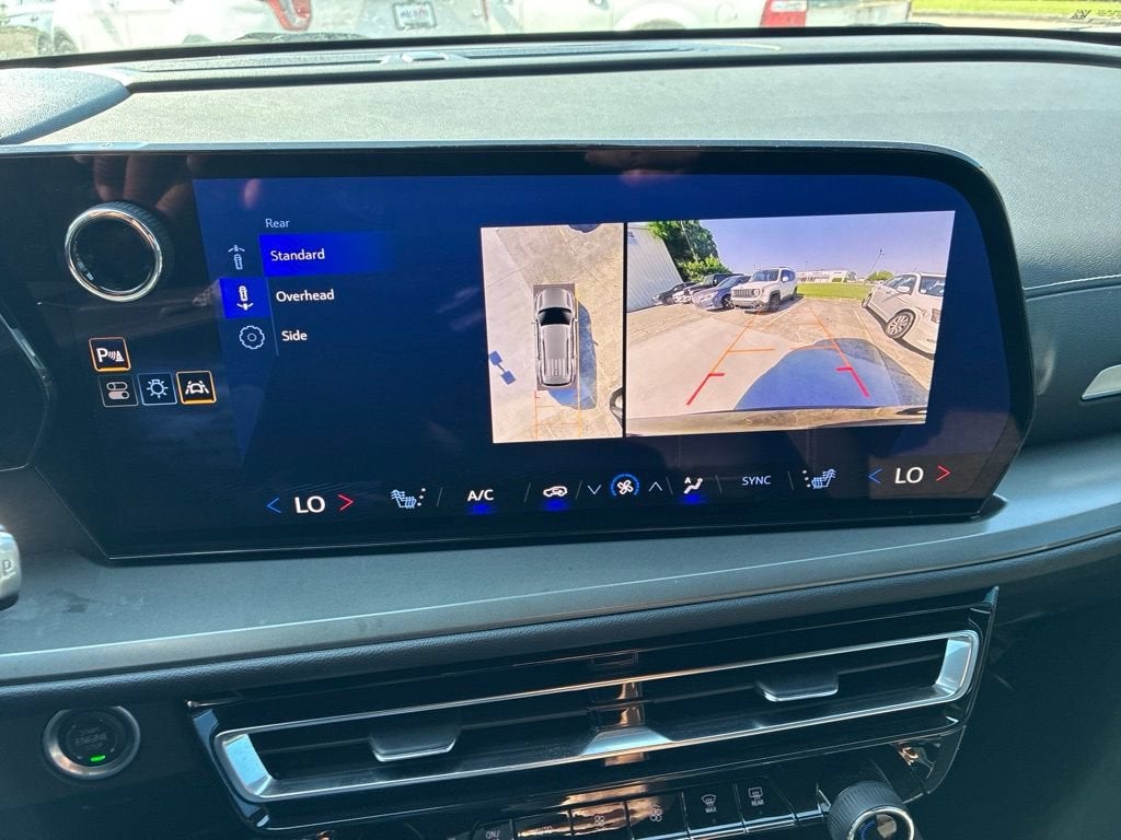 2024 Chevrolet Traverse LS