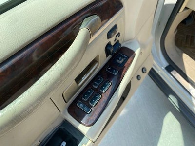 2006 Lincoln Town Car Signature Limited