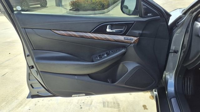 2017 Nissan Maxima Platinum