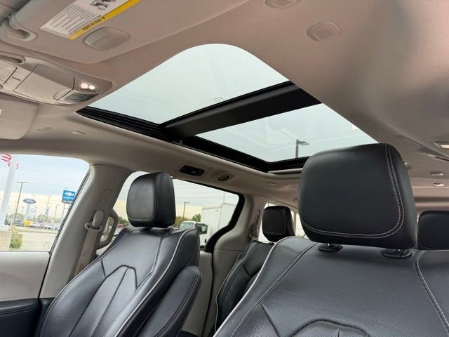 2023 Chrysler Pacifica Hybrid Limited