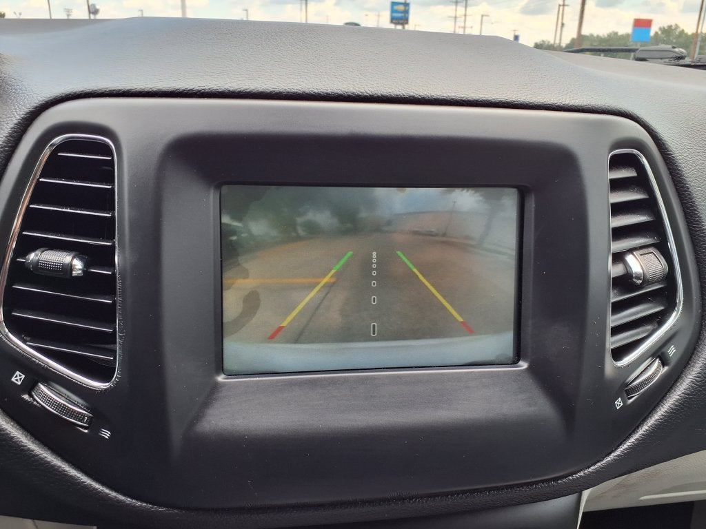2019 Jeep Compass Latitude w/Sun/Wheel Pkg