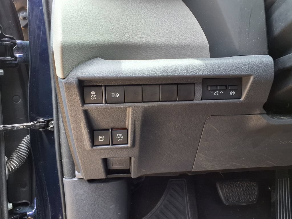 2022 Toyota Sienna LE