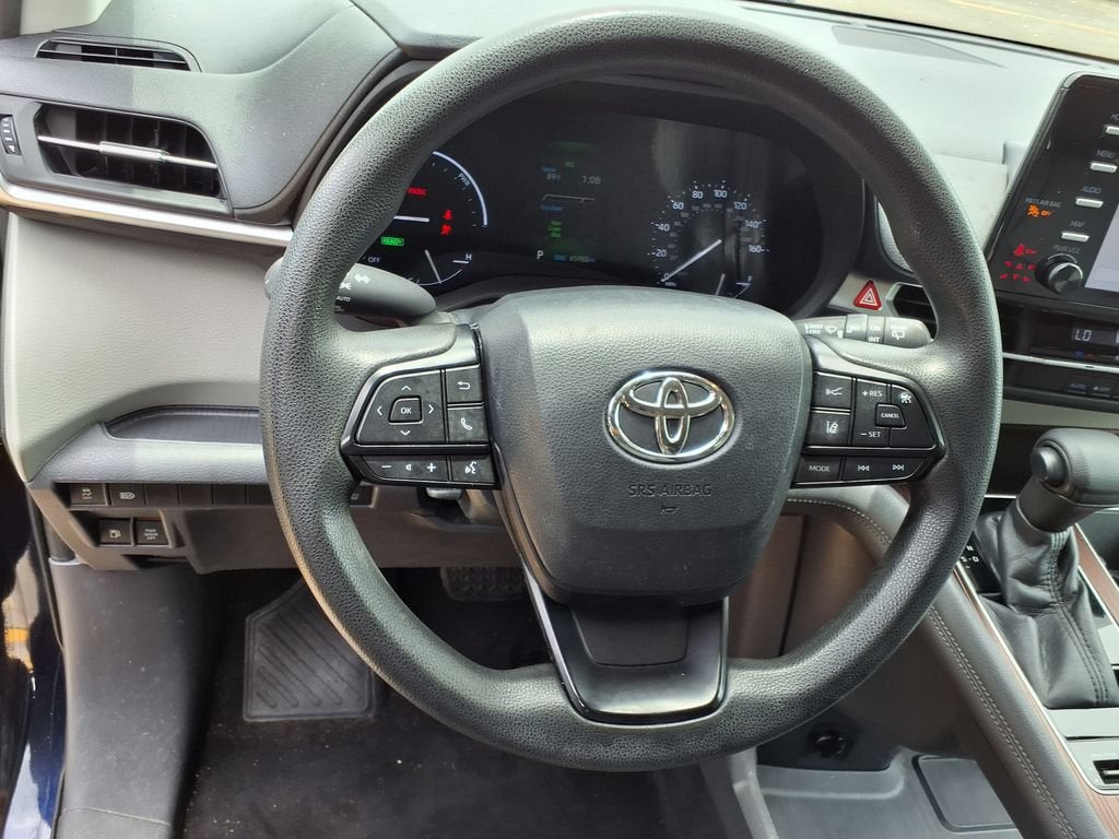 2022 Toyota Sienna LE