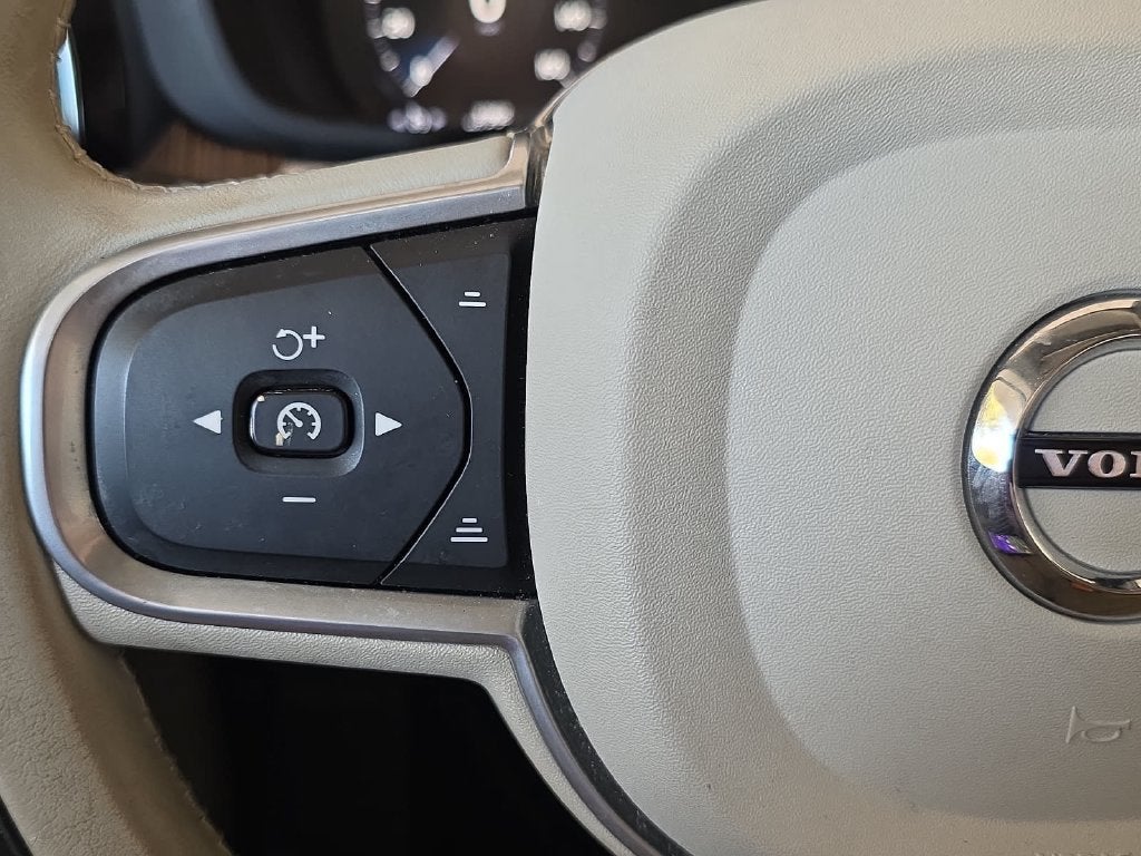 2021 Volvo XC60 Momentum