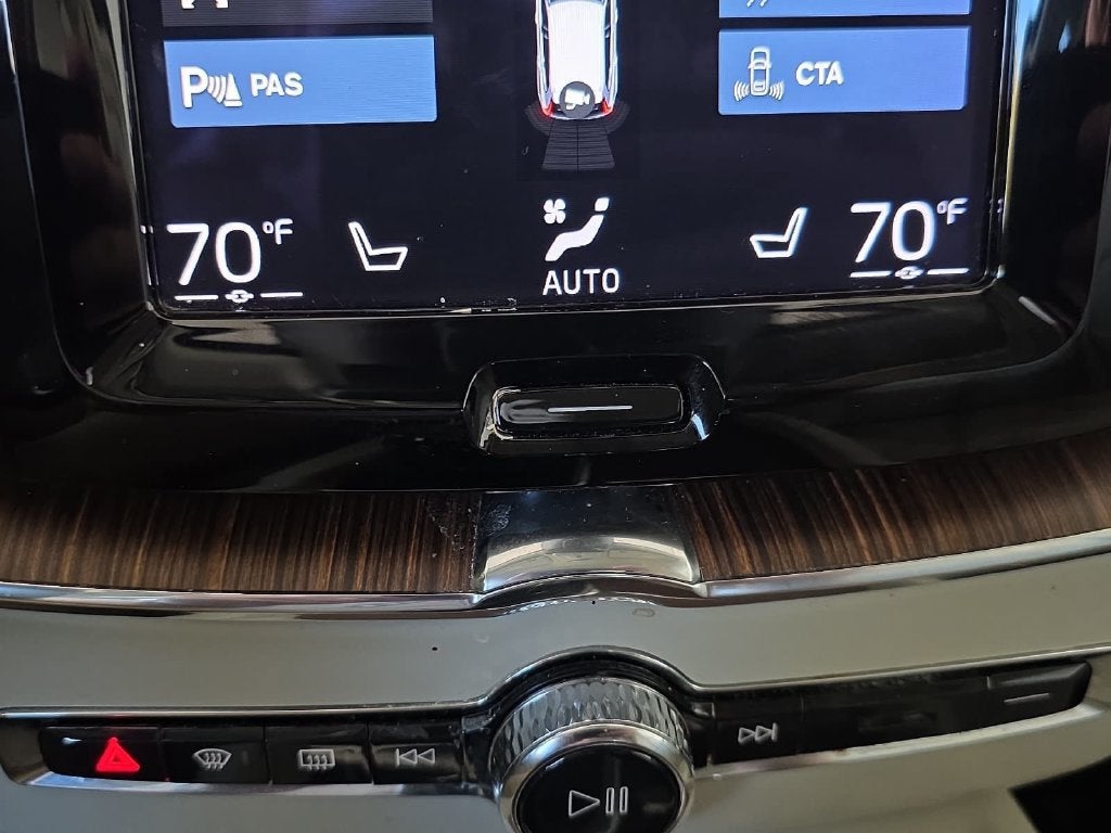 2021 Volvo XC60 Momentum
