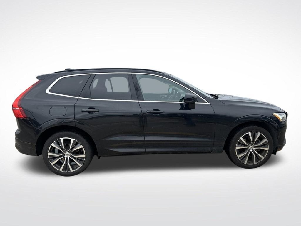 2022 Volvo XC60 Momentum