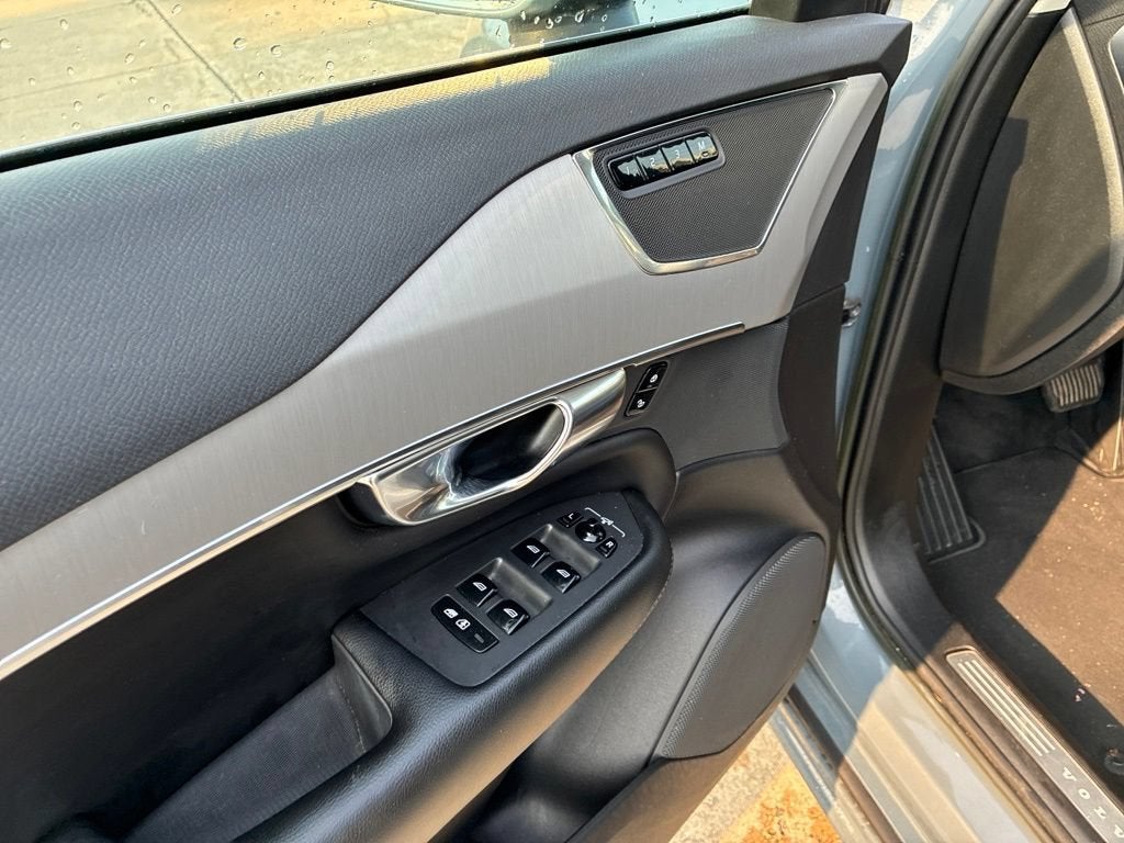 2023 Volvo XC90 Core
