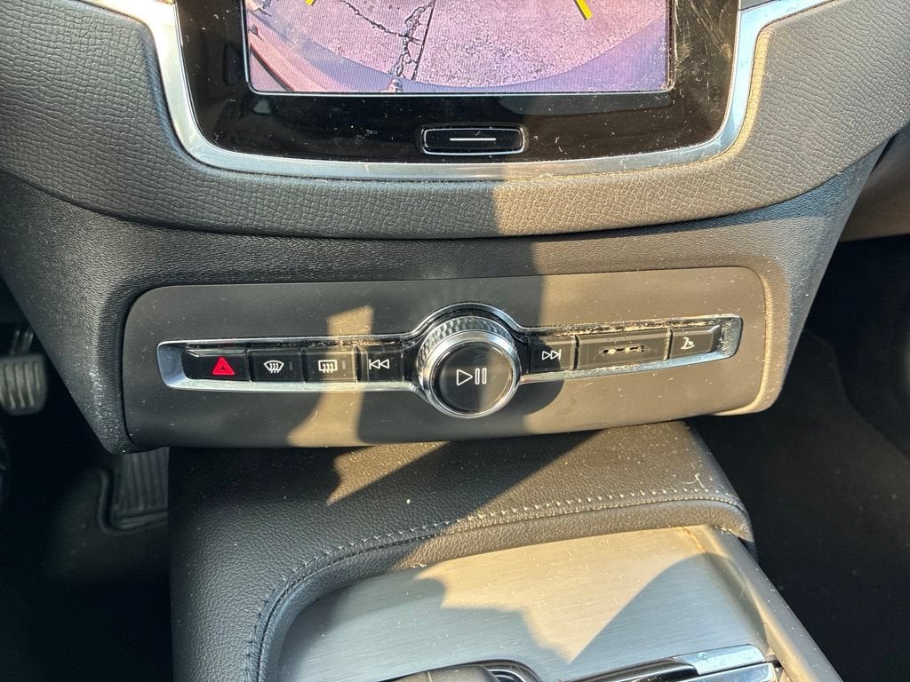 2023 Volvo XC90 Core