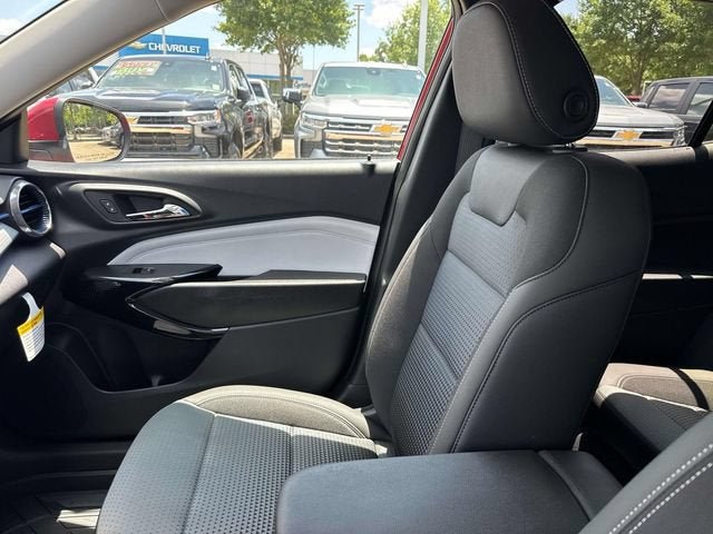 2026 Chevrolet Trax LT - Photo 18