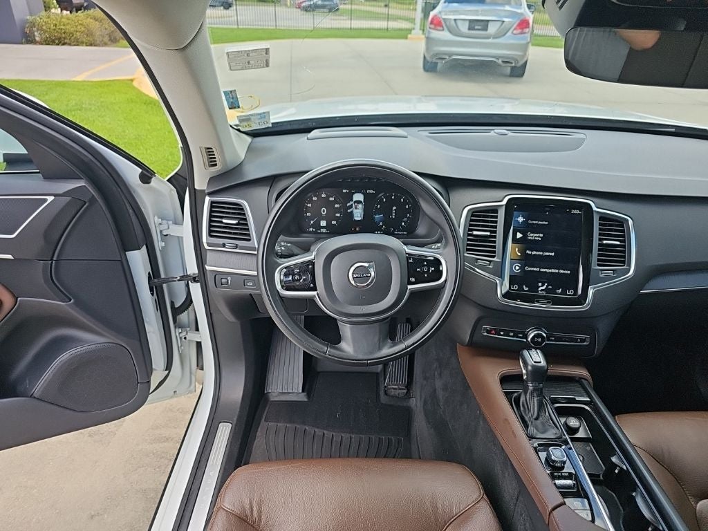 2020 Volvo XC90 T6 Momentum