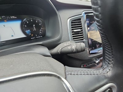 2020 Volvo XC90 T6 Momentum