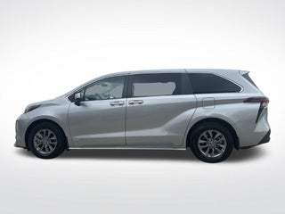 2021 Toyota Sienna LE 8 Passenger