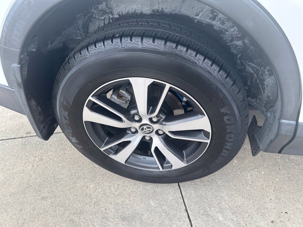 2017 Toyota RAV4 XLE