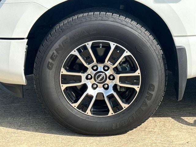 2024 Nissan Titan SV