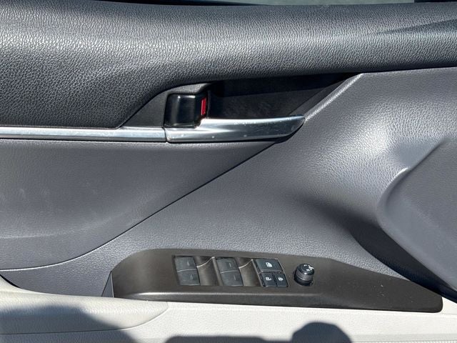 2021 Toyota Camry Hybrid SE