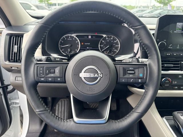 2025 Nissan Pathfinder SL