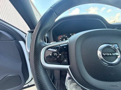 2019 Volvo XC60 Hybrid T8 R-Design