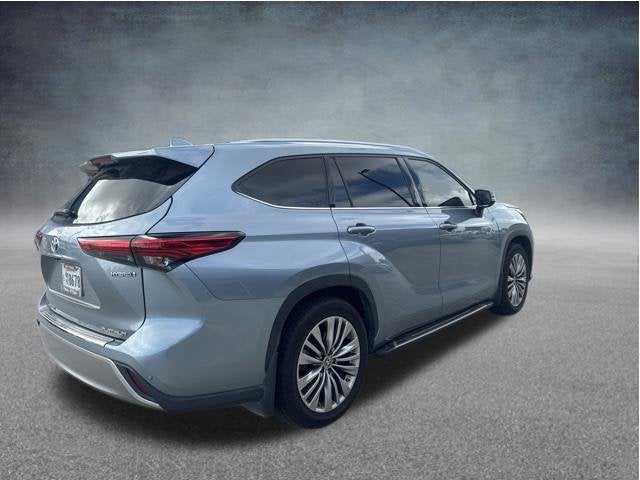 2021 Toyota Highlander Hybrid Platinum
