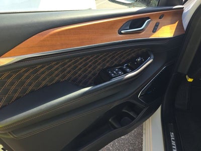 2022 Jeep Grand Cherokee Summit