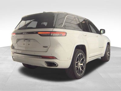 2022 Jeep Grand Cherokee Summit