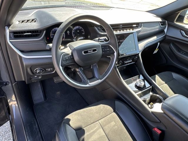 2025 Jeep Grand Cherokee L Altitude X 4x2