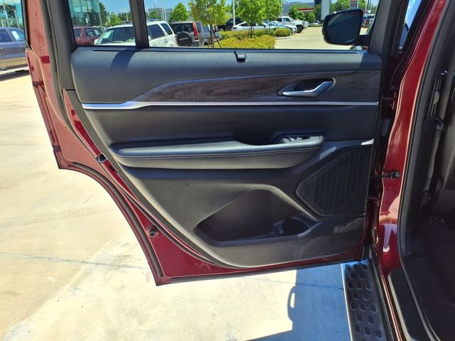 2025 Jeep Grand Cherokee L Limited 4x4