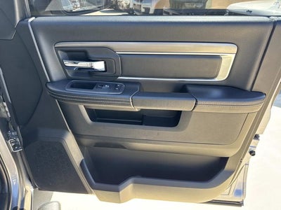 2023 RAM 1500 Classic Warlock Crew Cab 4x4 5'7' Box