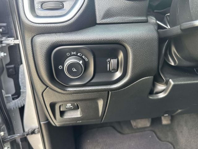 2024 RAM 1500 Laramie Crew Cab 4x4 5'7' Box