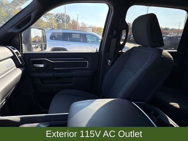 2025 RAM 2500 Big Horn Crew Cab 4x4 6'4' Box