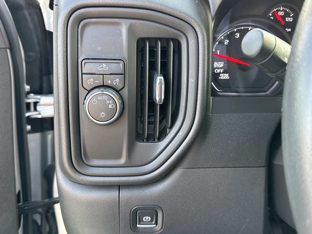 2021 Chevrolet Silverado 1500 2WD Crew Cab Short Bed Custom