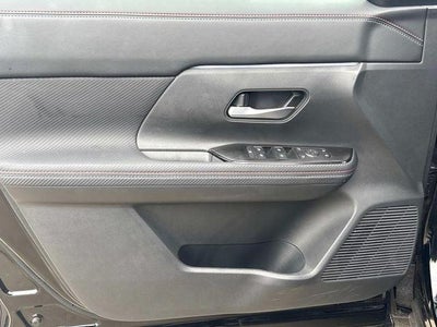 2025 Nissan Kicks SR FWD