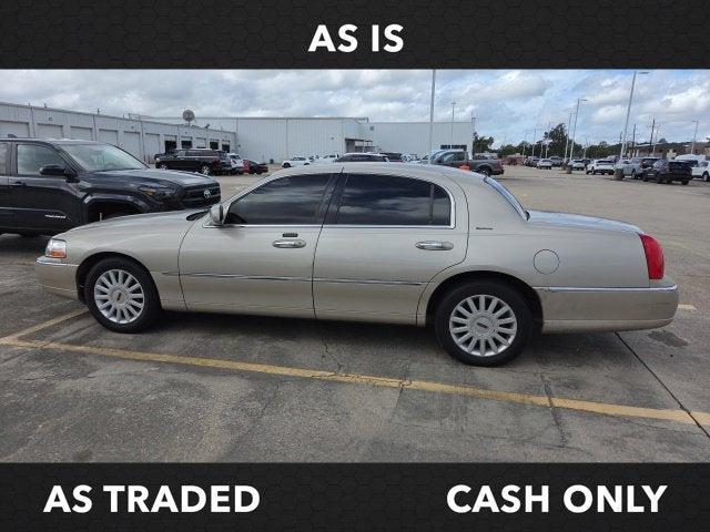 2005 Lincoln Town Car Signature