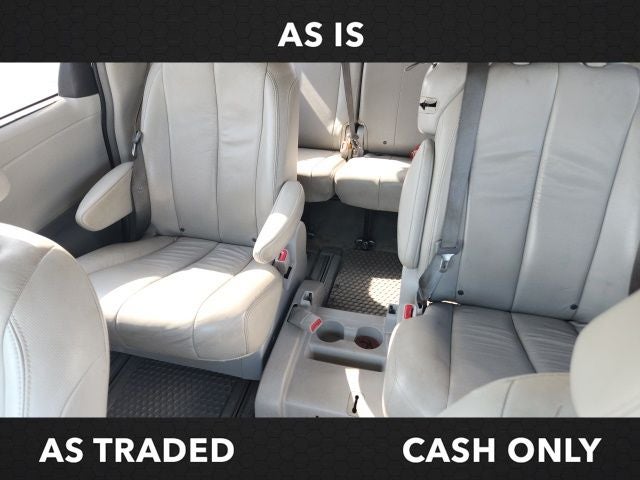 2013 Toyota Sienna XLE 8 Passenger