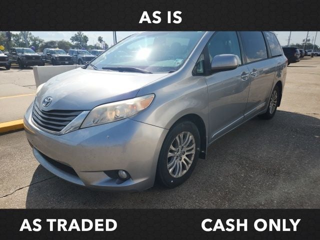 2013 Toyota Sienna XLE 8 Passenger