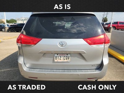 2013 Toyota Sienna XLE 8 Passenger