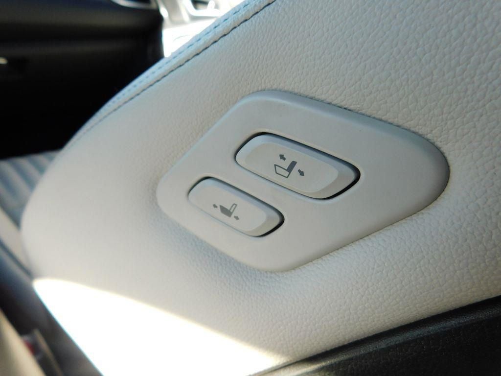 2025 Genesis G70 3.3T Sport Advanced