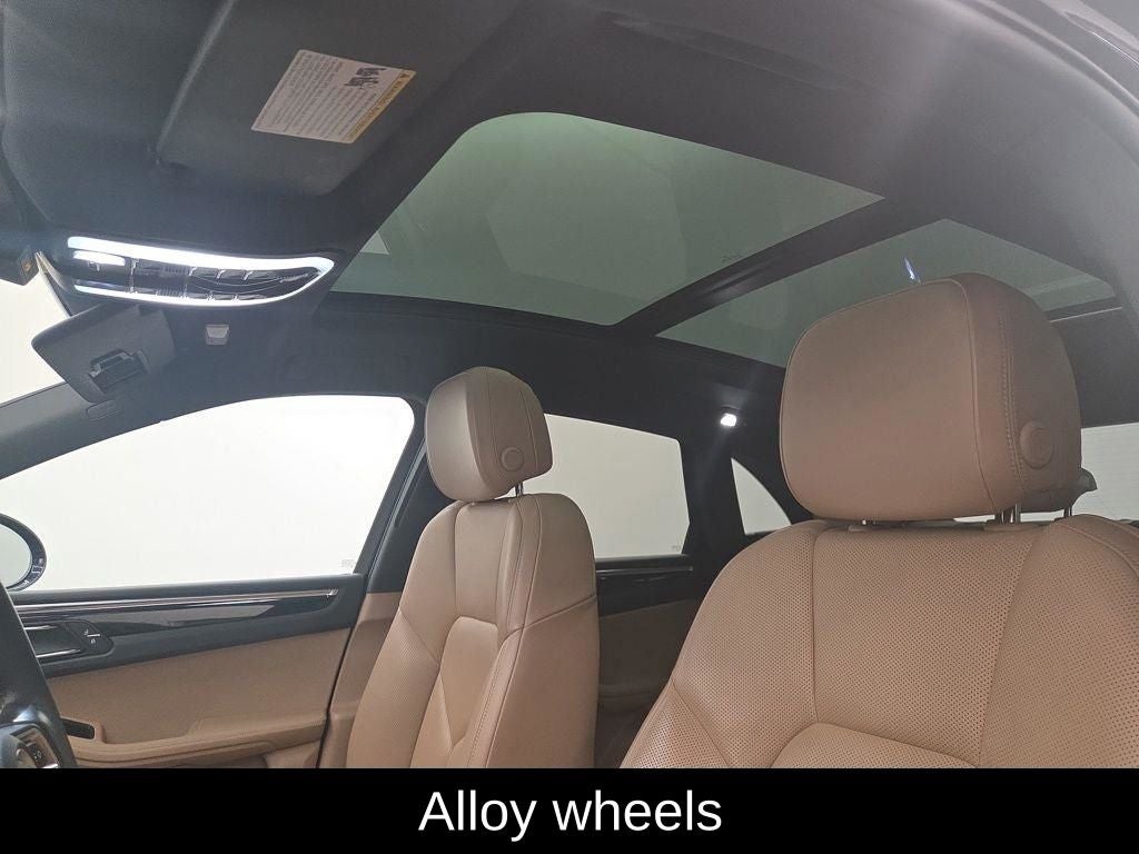 2023 Porsche Macan Base