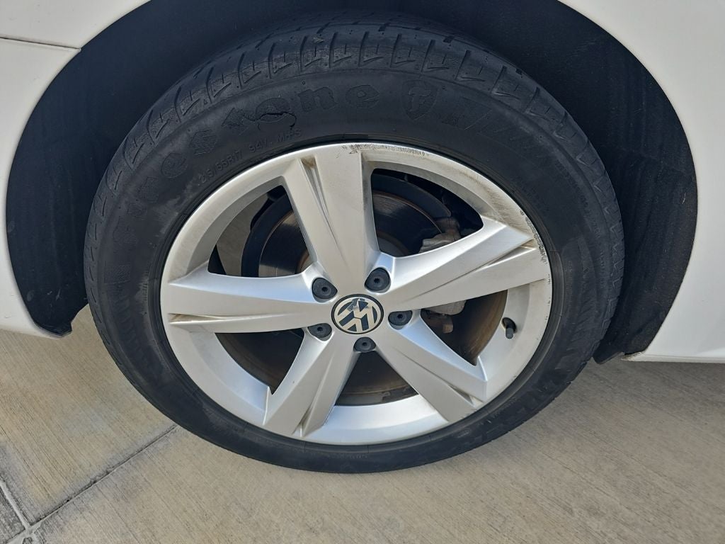 2014 Volkswagen Passat 1.8T SE
