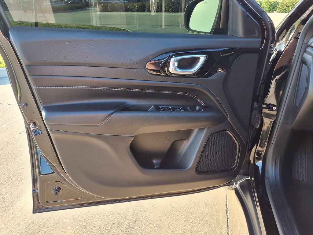 2023 Jeep Compass Altitude