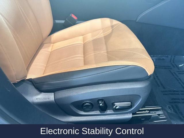 2025 Lexus ES 300h Luxury