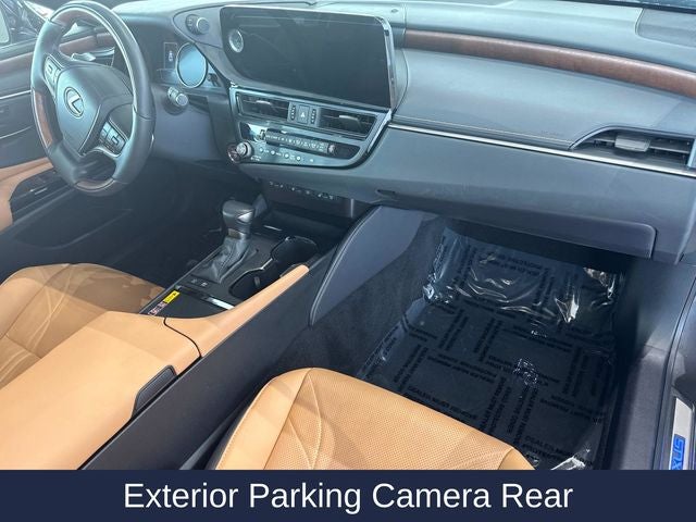 2025 Lexus ES 300h Luxury