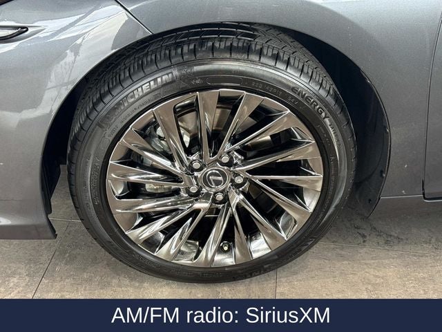 2025 Lexus ES 300h Luxury