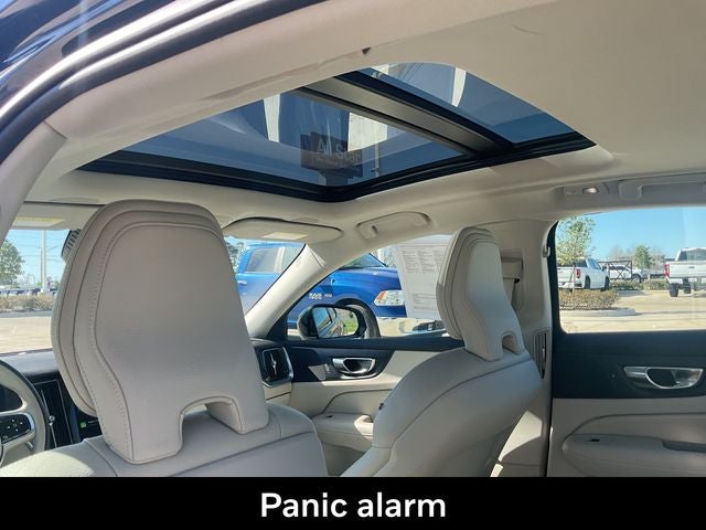 2023 Volvo S60 B5 Plus Dark Theme